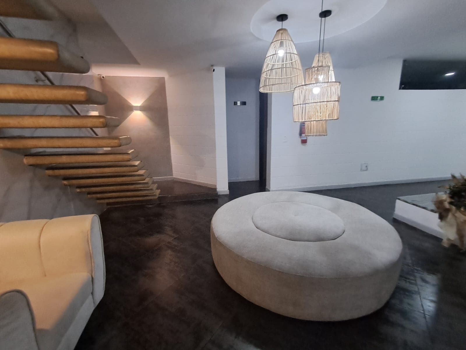Oficina en arriendo en Laureles, Medellín — foto 3 de 4