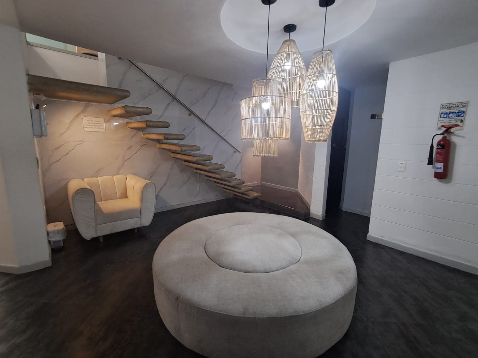 Oficina en arriendo en Laureles, Medellín — foto 1 de 10
