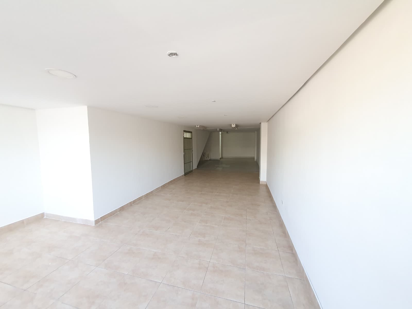 Bodega en arriendo en Guayabal, Medellín — foto 3 de 10
