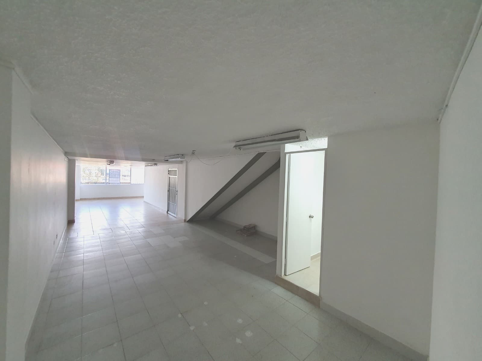 Bodega en arriendo en Guayabal, Medellín — foto 4 de 10