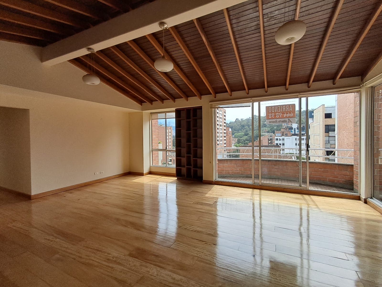 Apartamento en arriendo en Conquistadores, Laureles, Medellín — foto 1 de 20