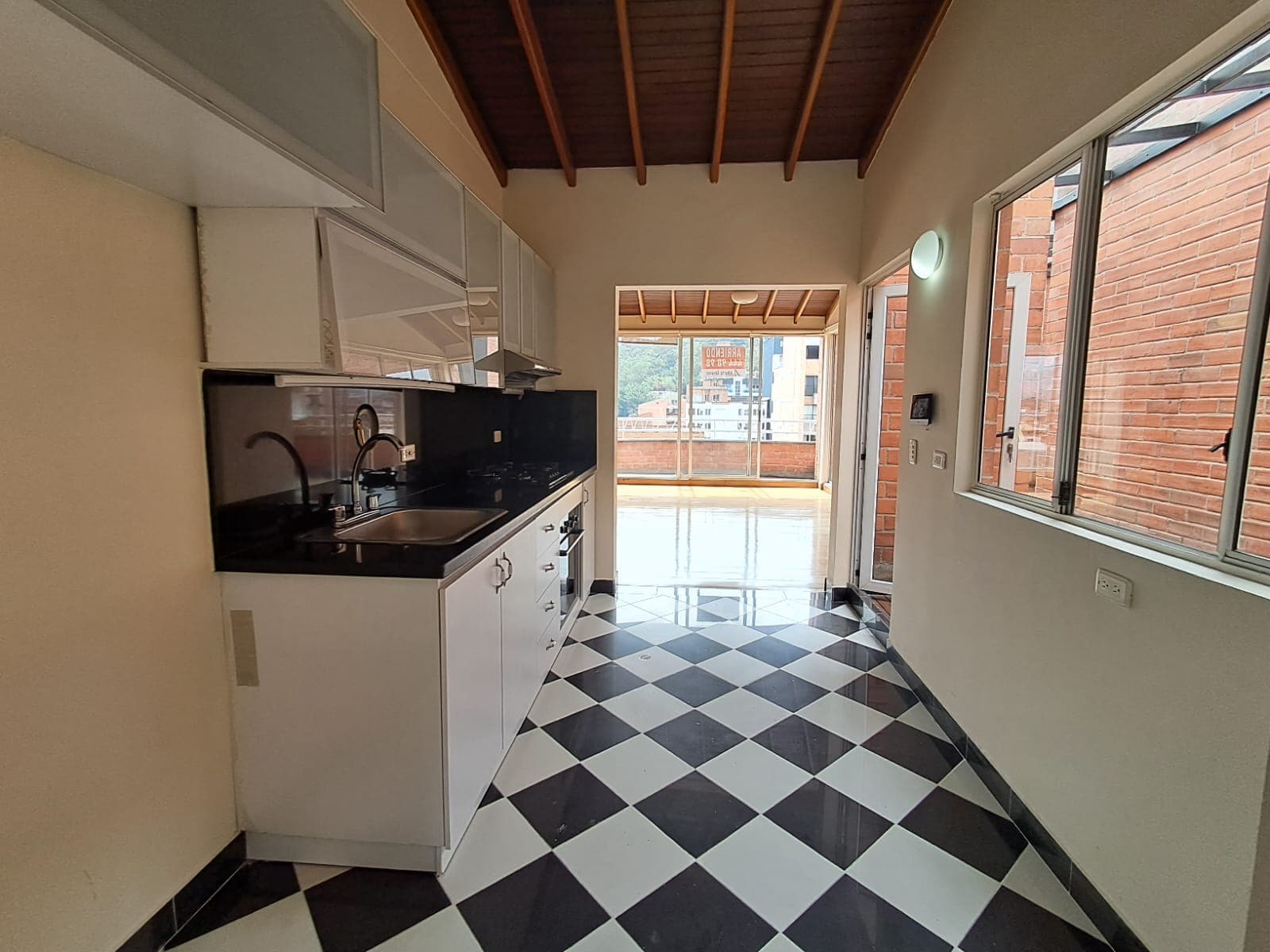Apartamento en arriendo en Conquistadores, Laureles, Medellín — foto 2 de 20