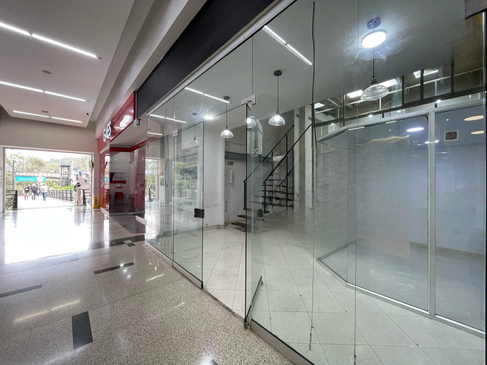 Local en arriendo en Barrio Colombia, El Poblado, Medellín — foto 2 de 14