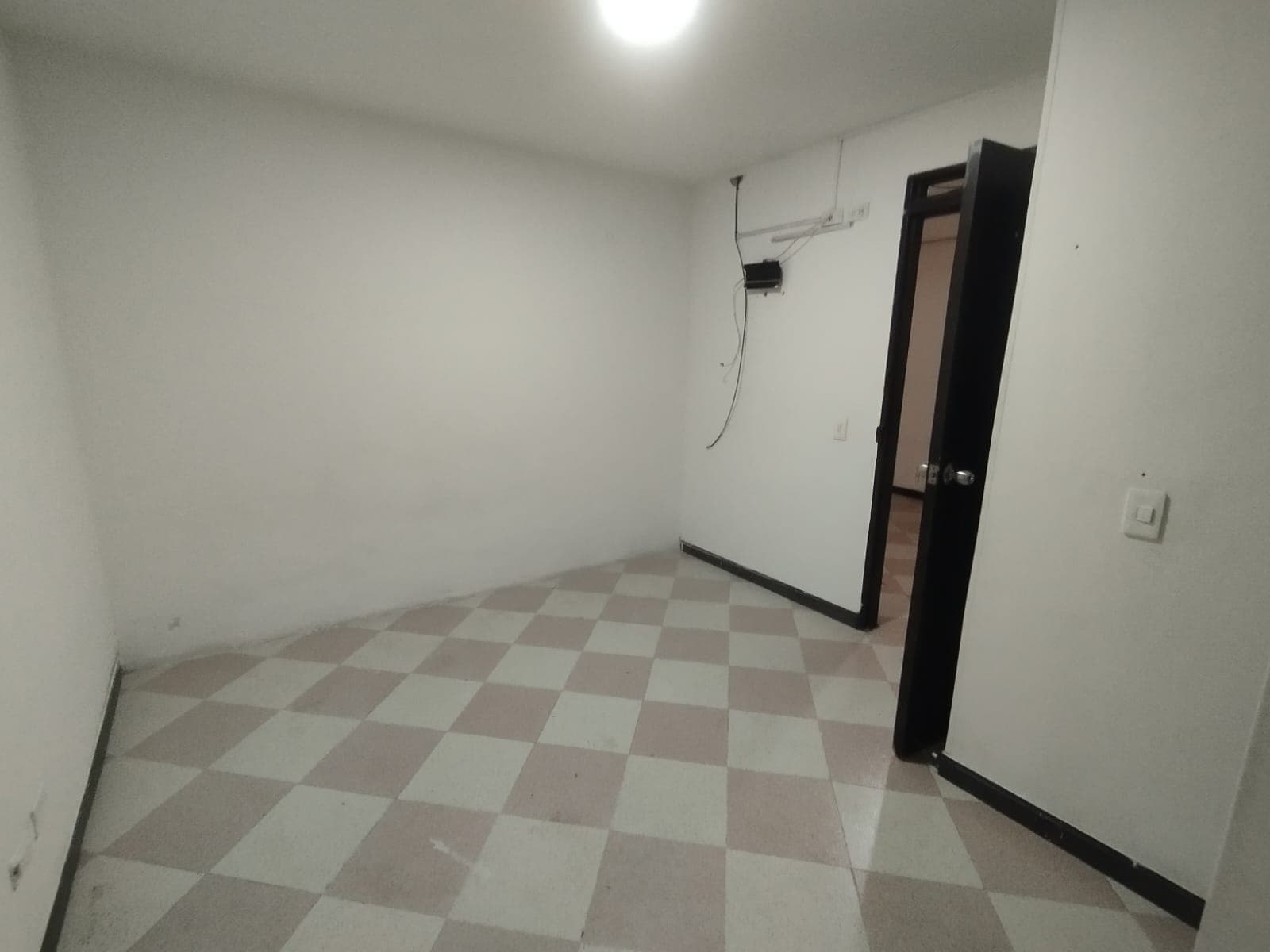 Oficina en arriendo en La Candelaria, Centro, Medellín — foto 1 de 8