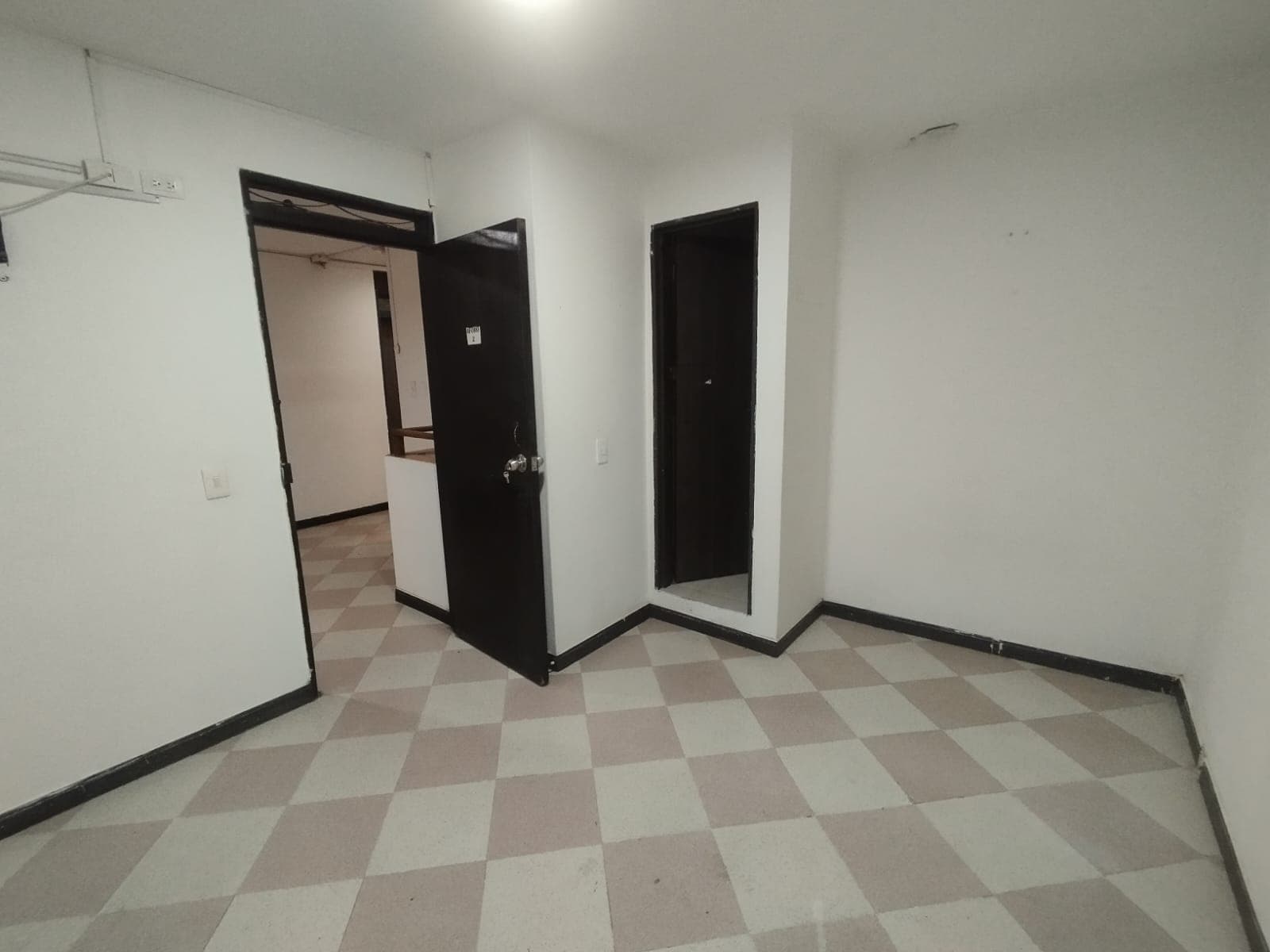 Oficina en arriendo en La Candelaria, Centro, Medellín — foto 2 de 7