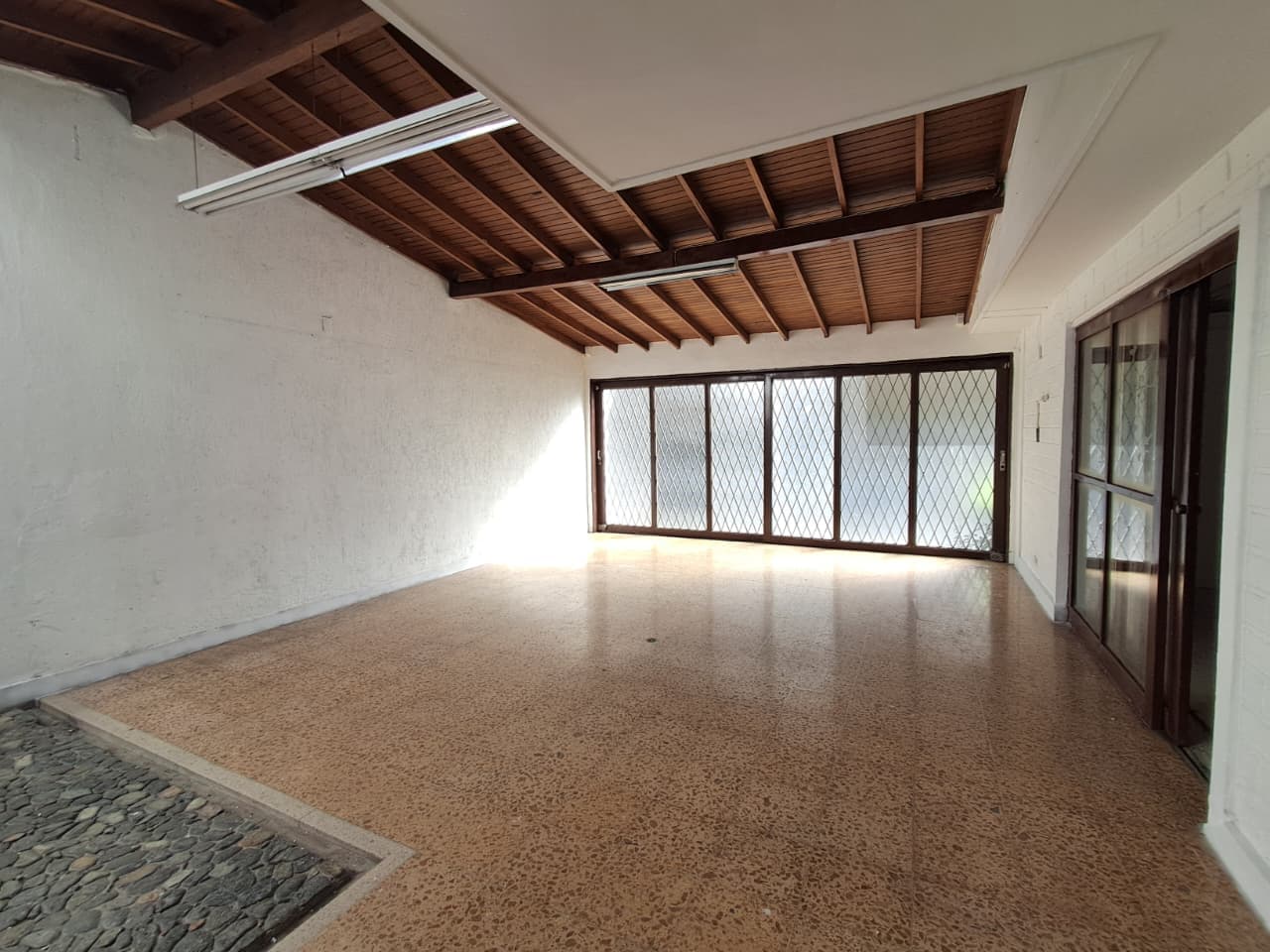 Casa Comercial en arriendo en Conquistadores, Laureles, Medellín — foto 3 de 20