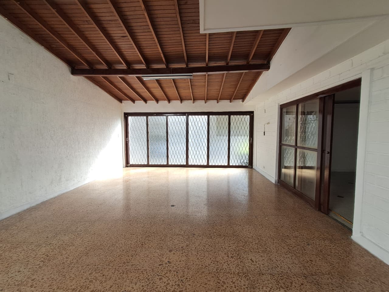 Casa Comercial en arriendo en Conquistadores, Laureles, Medellín — foto 5 de 20