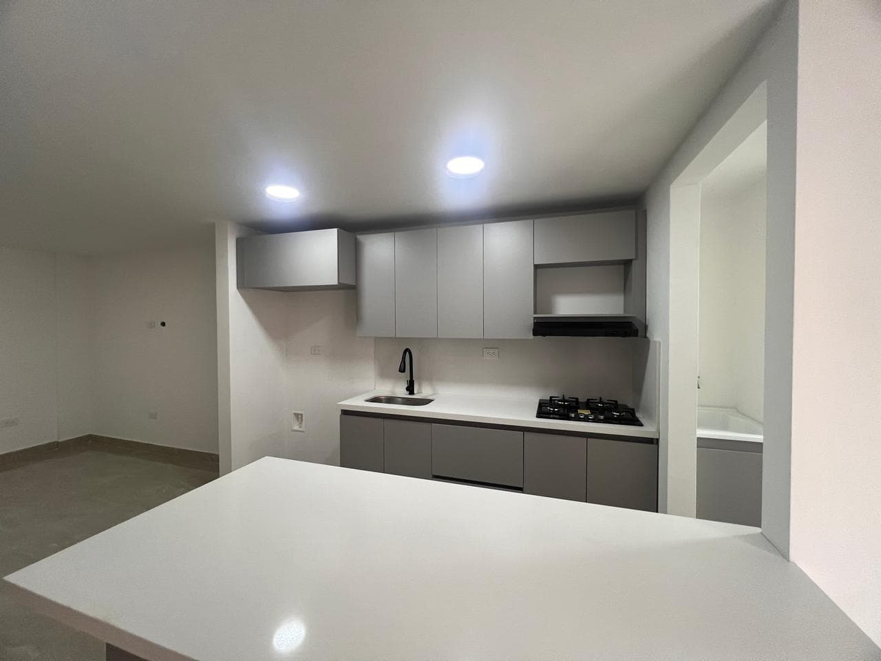 Apartamento en arriendo en Conquistadores, Laureles, Medellín — foto 2 de 20
