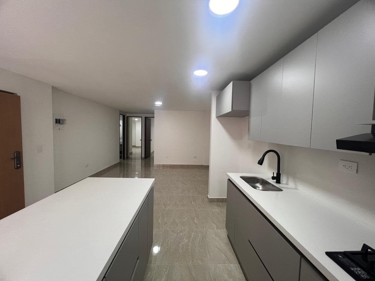Apartamento en arriendo en Conquistadores, Laureles, Medellín — foto 3 de 20