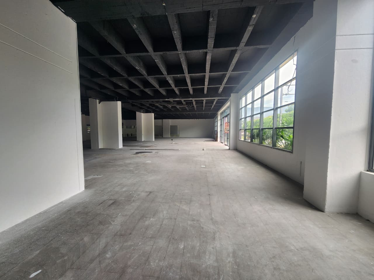 Bodega en arriendo en Estadio, Laureles, Medellín — foto 2 de 12