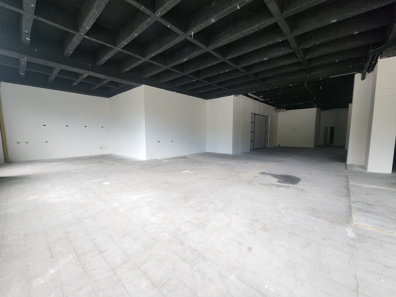 Bodega en arriendo en Estadio, Laureles, Medellín — foto 5 de 12