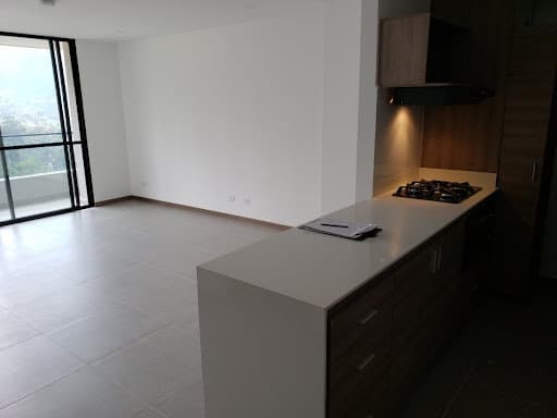 Apartaestudio en arriendo en Loma Del Escobero, Envigado — foto 1 de 13