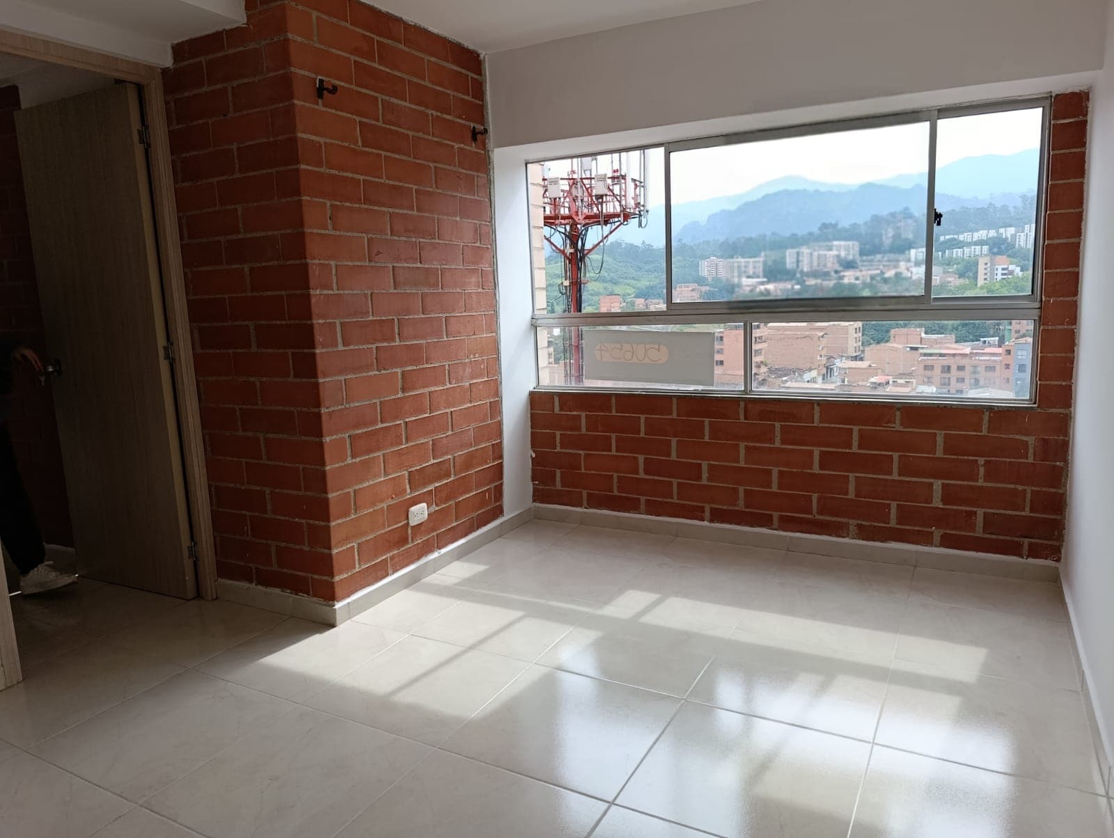 Apartaestudio en arriendo en Barrio Cristóbal, La America, Medellín — foto 4 de 9