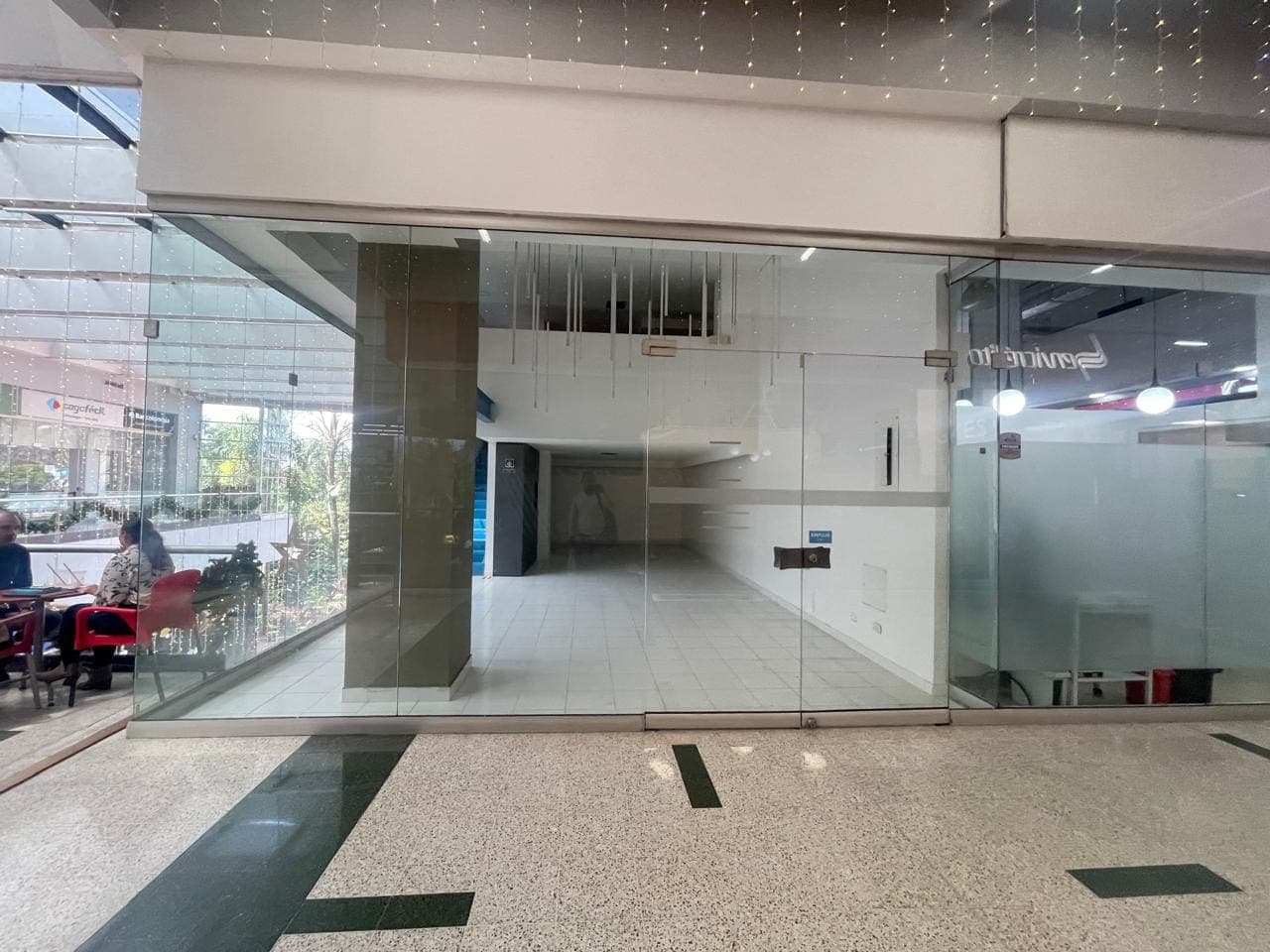 Local en arriendo en Barrio Colombia, El Poblado, Medellín — foto 1 de 9