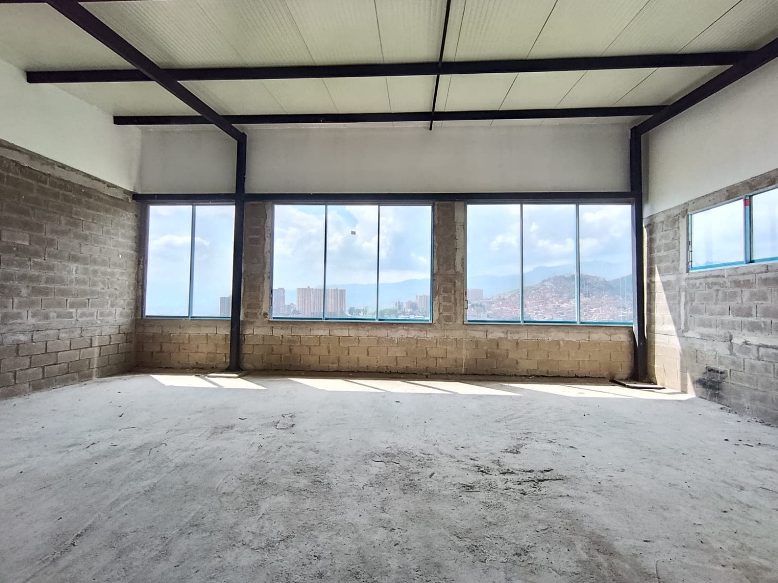 Local en arriendo en La Campiña, Robledo, Medellín — foto 3 de 12