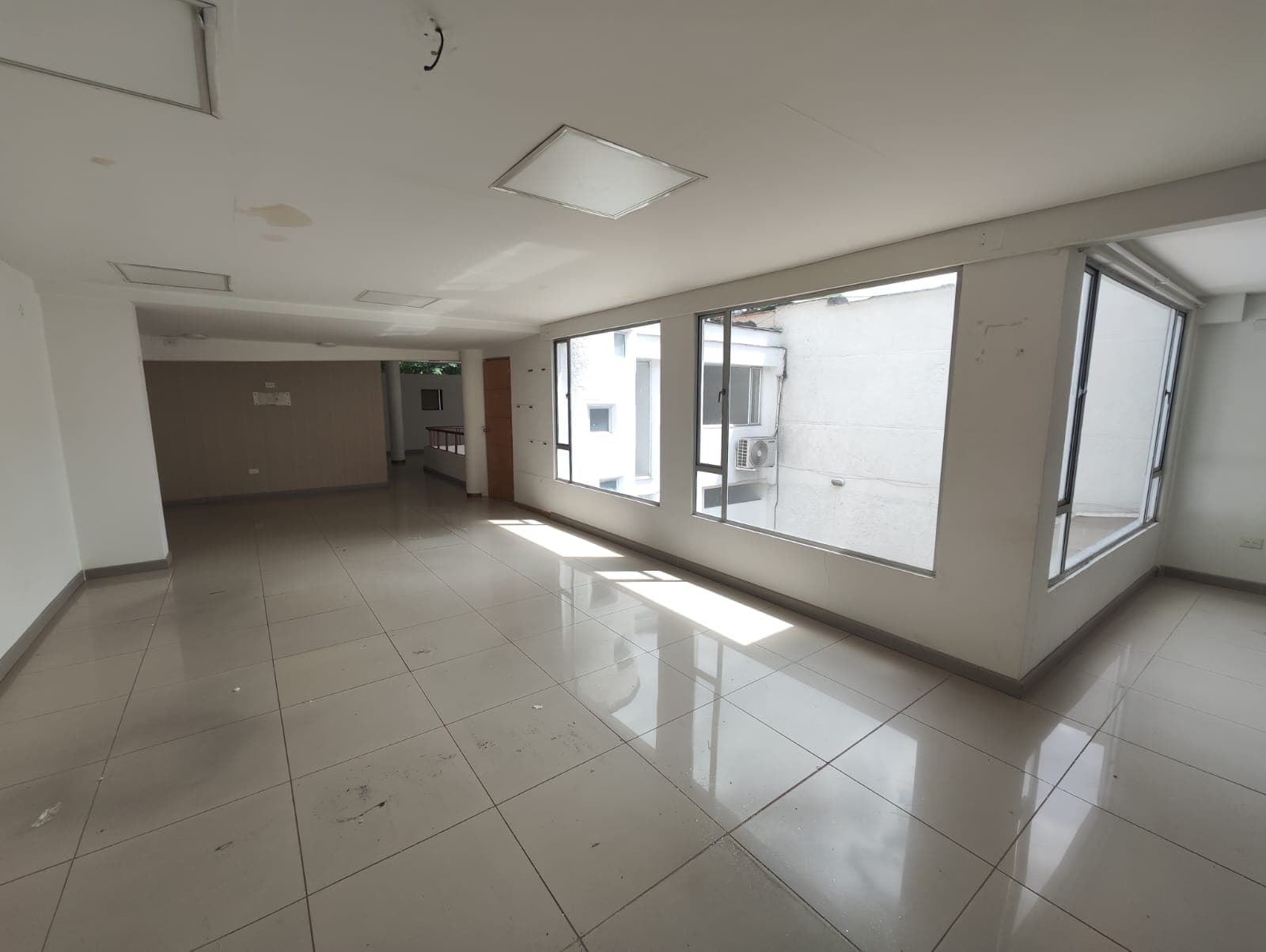Local en arriendo en Laureles, Medellín — foto 2 de 20