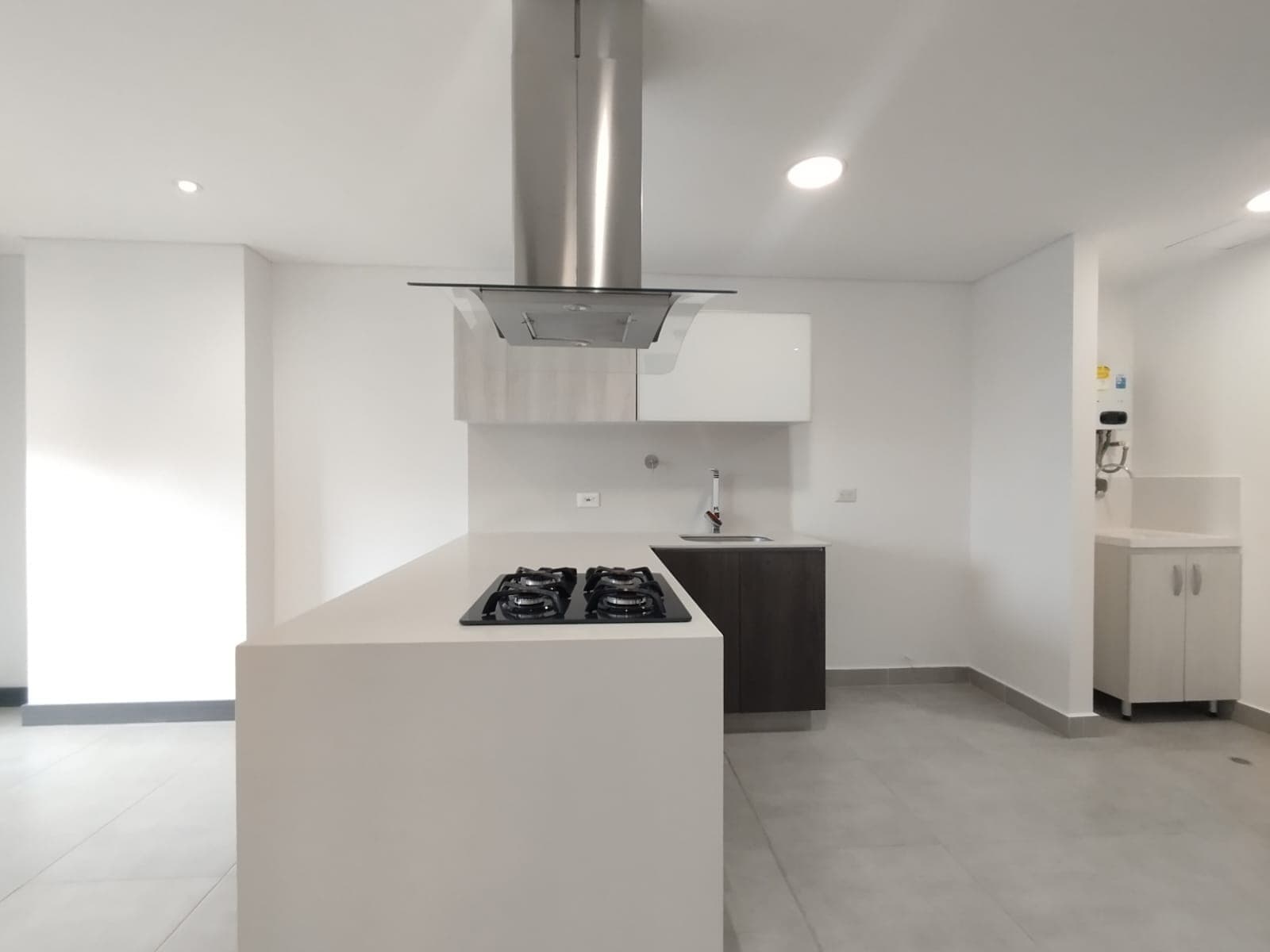 Apartaestudio en arriendo en Ciudad Del Rio, El Poblado, Medellín — foto 4 de 14