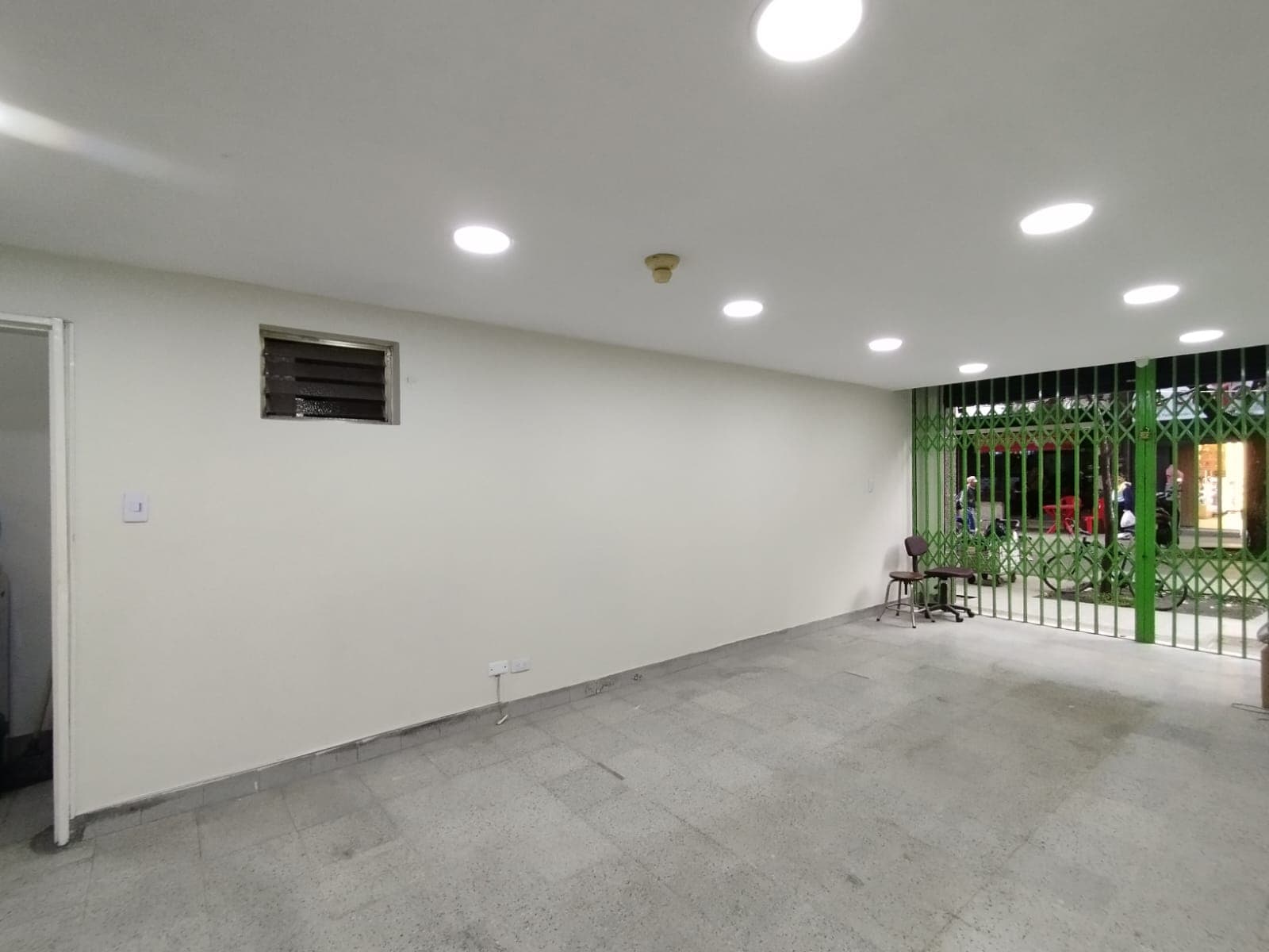 Local en arriendo en San Antonio, Centro, Medellín — foto 1 de 16