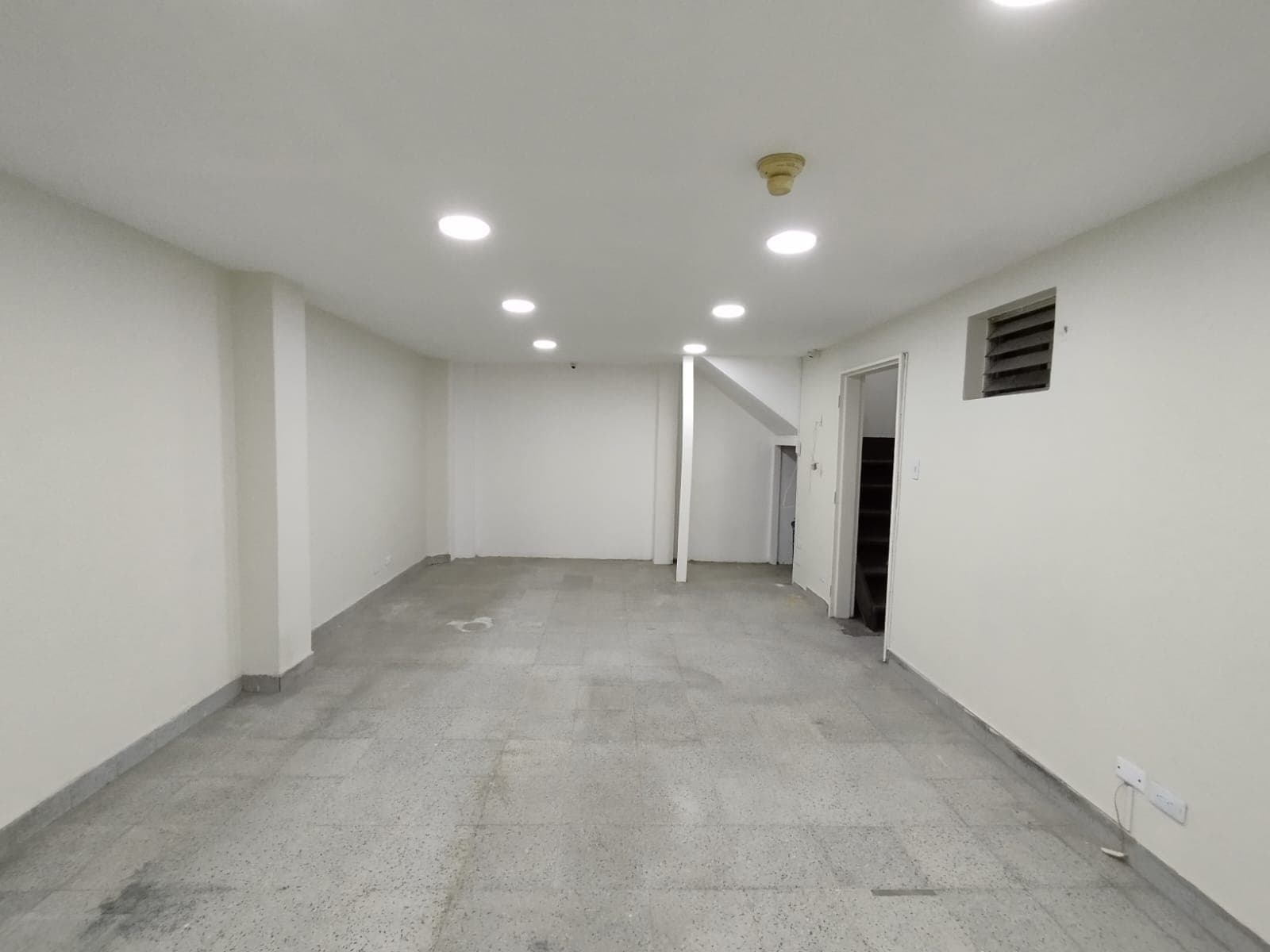 Local en arriendo en San Antonio, Centro, Medellín — foto 4 de 16