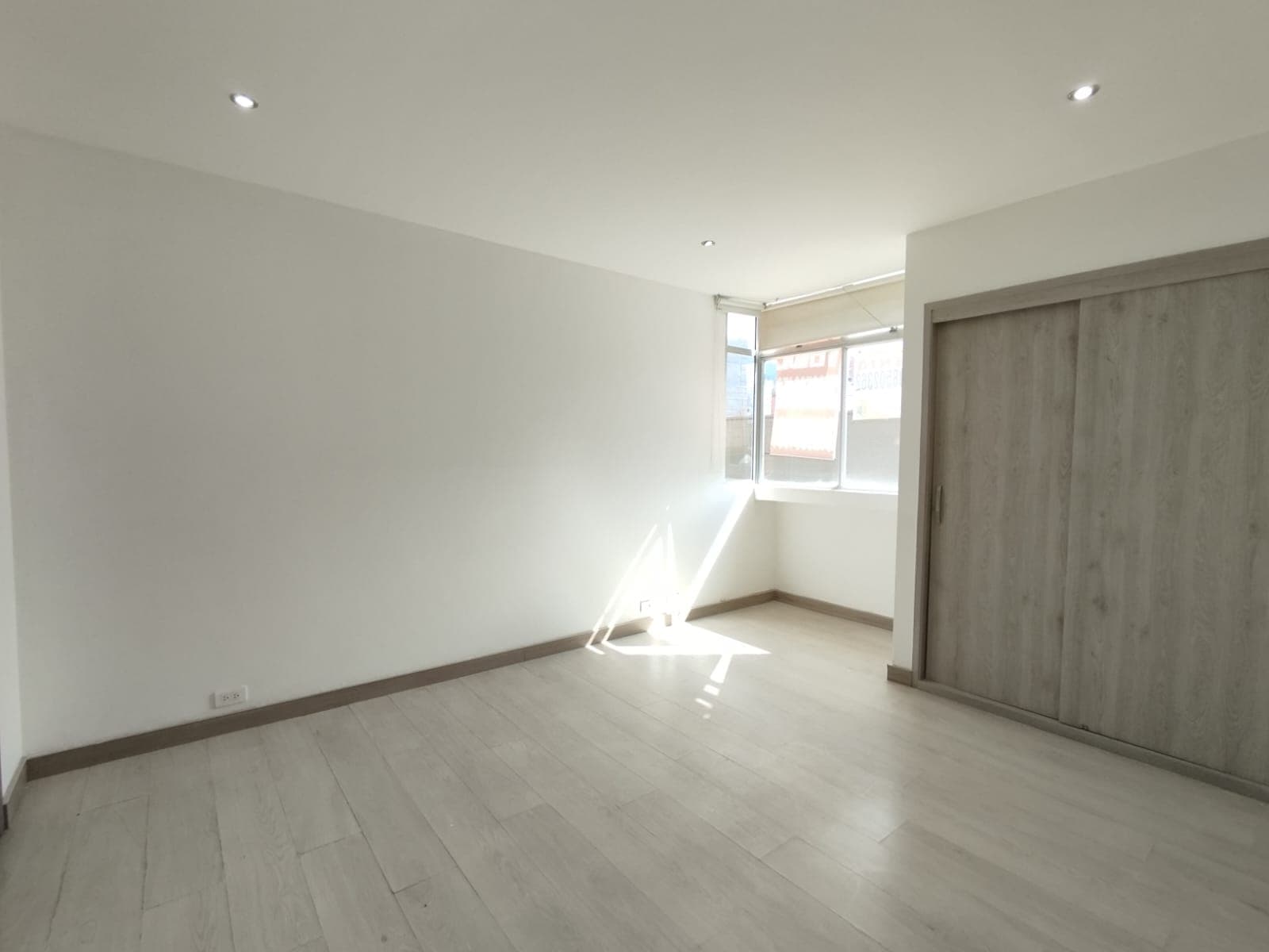 Apartamento en arriendo en Castropol, El Poblado, Medellín — foto 5 de 20