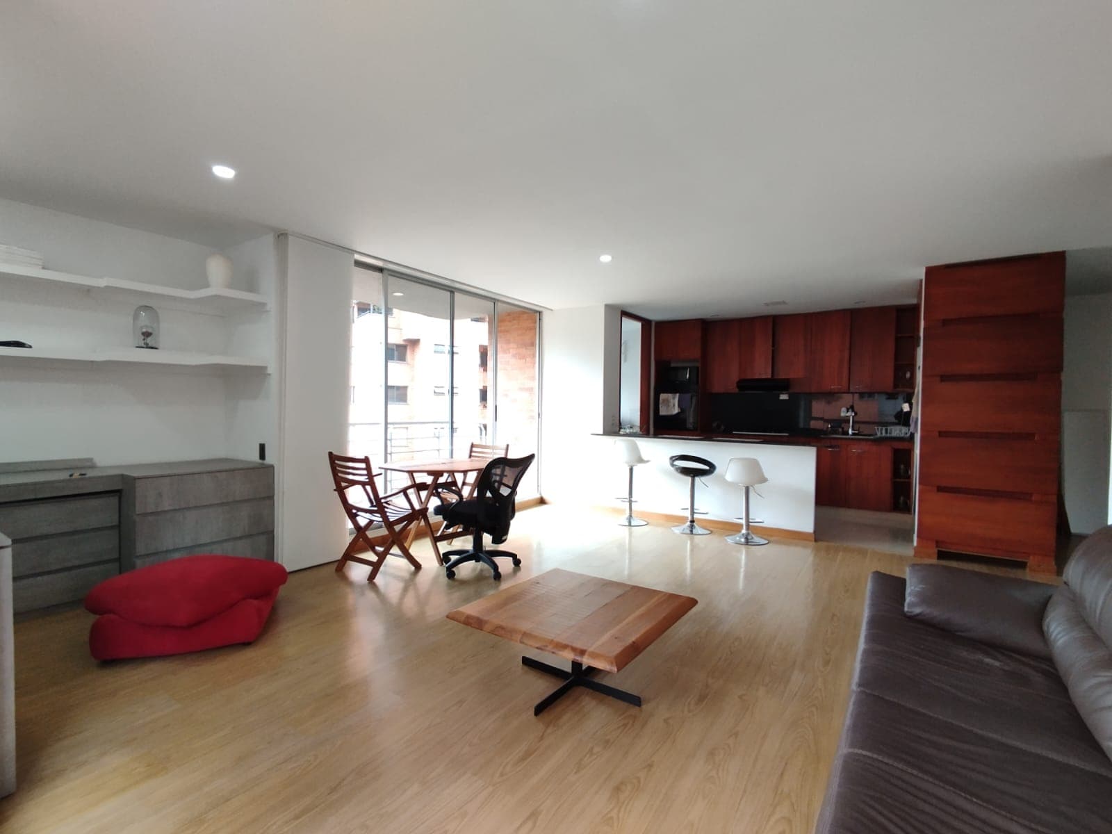 Apartamento en arriendo en Castropol, El Poblado, Medellín — foto 1 de 20