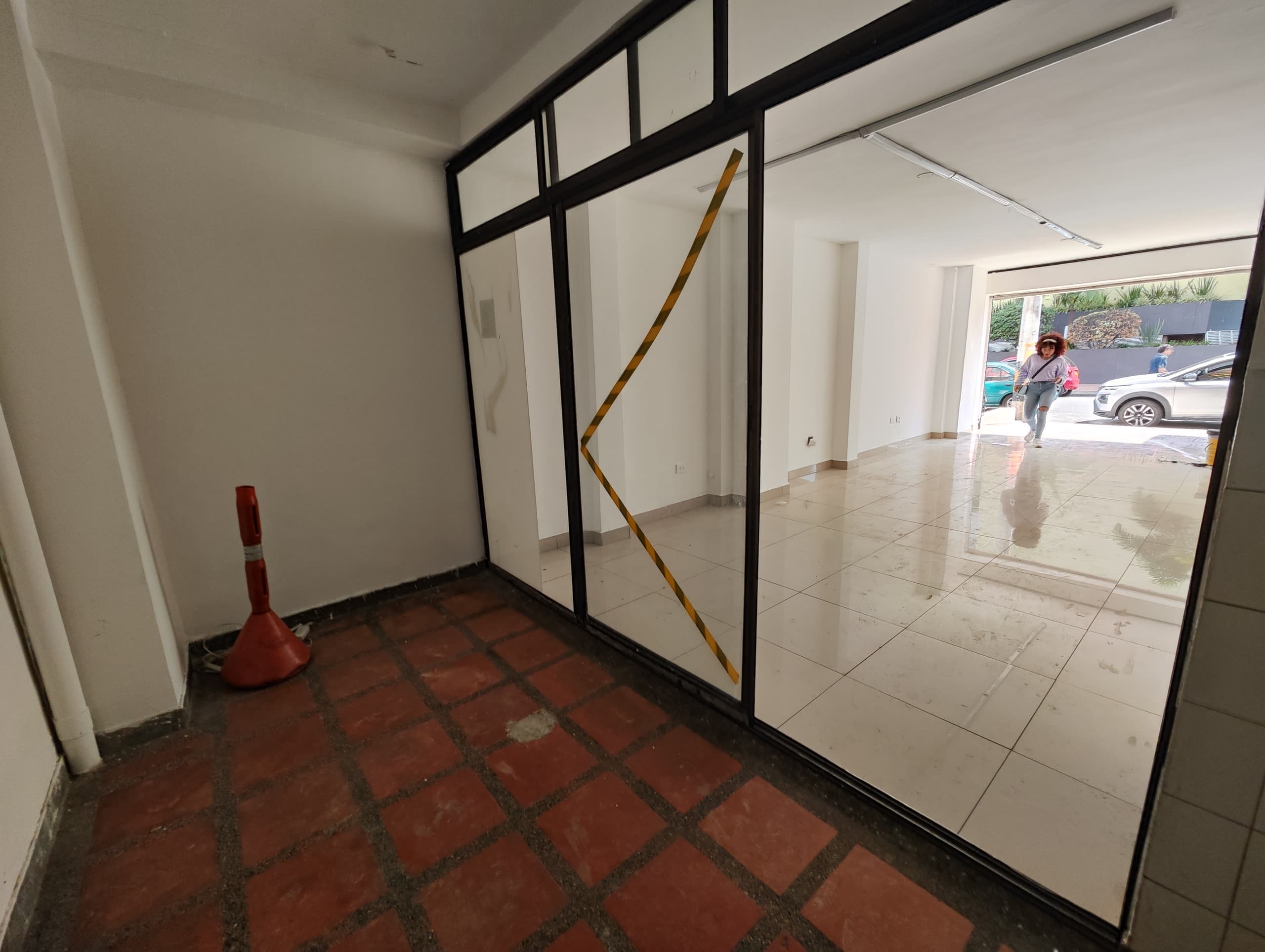 Local en arriendo en Conquistadores, Laureles, Medellín — foto 4 de 10