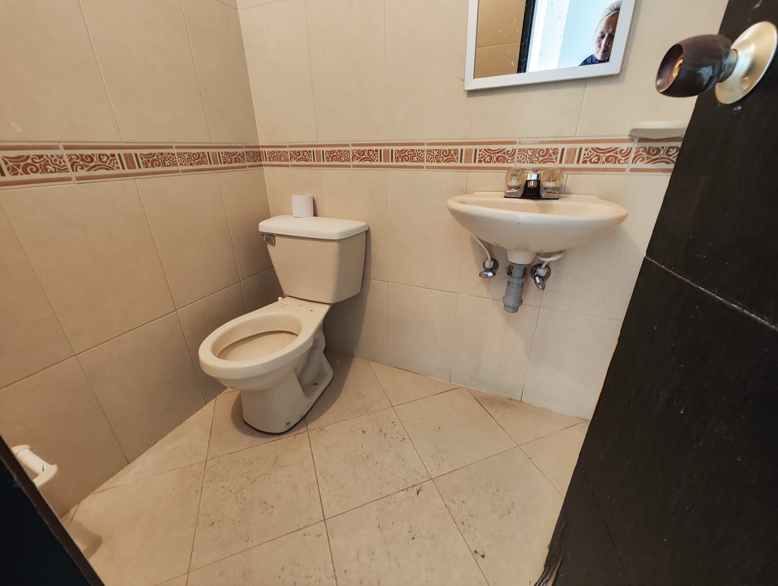 Local en arriendo en Conquistadores, Laureles, Medellín — foto 5 de 10