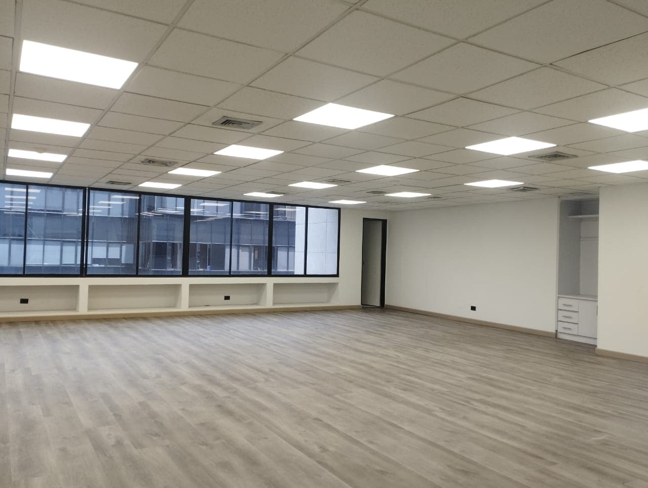 Oficina en arriendo en Milla de Oro, El Poblado, Medellín — foto 2 de 15