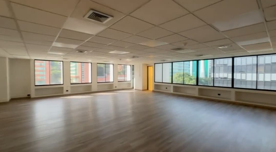 Oficina en arriendo en Milla de Oro, El Poblado, Medellín — foto 4 de 15