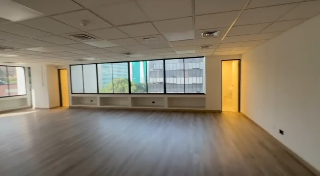 Oficina en arriendo en Milla de Oro, El Poblado, Medellín — foto 5 de 15
