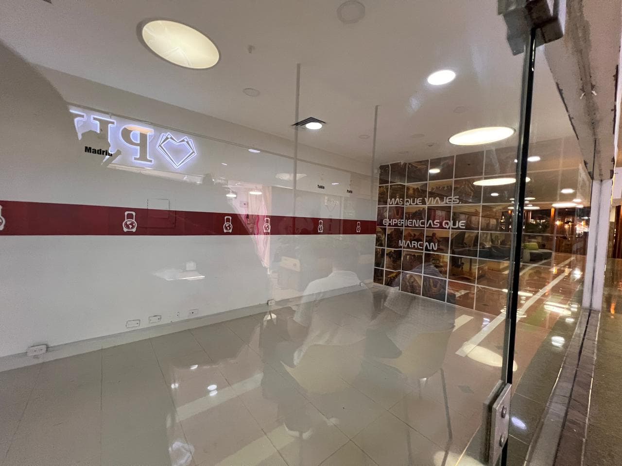 Local en arriendo en Conquistadores, Laureles, Medellín — foto 4 de 7