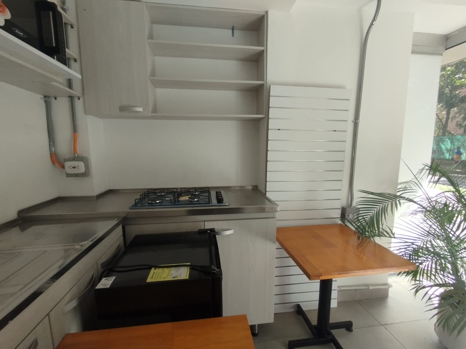 Local en arriendo en Ciudad Del Rio, El Poblado, Medellín — foto 2 de 9