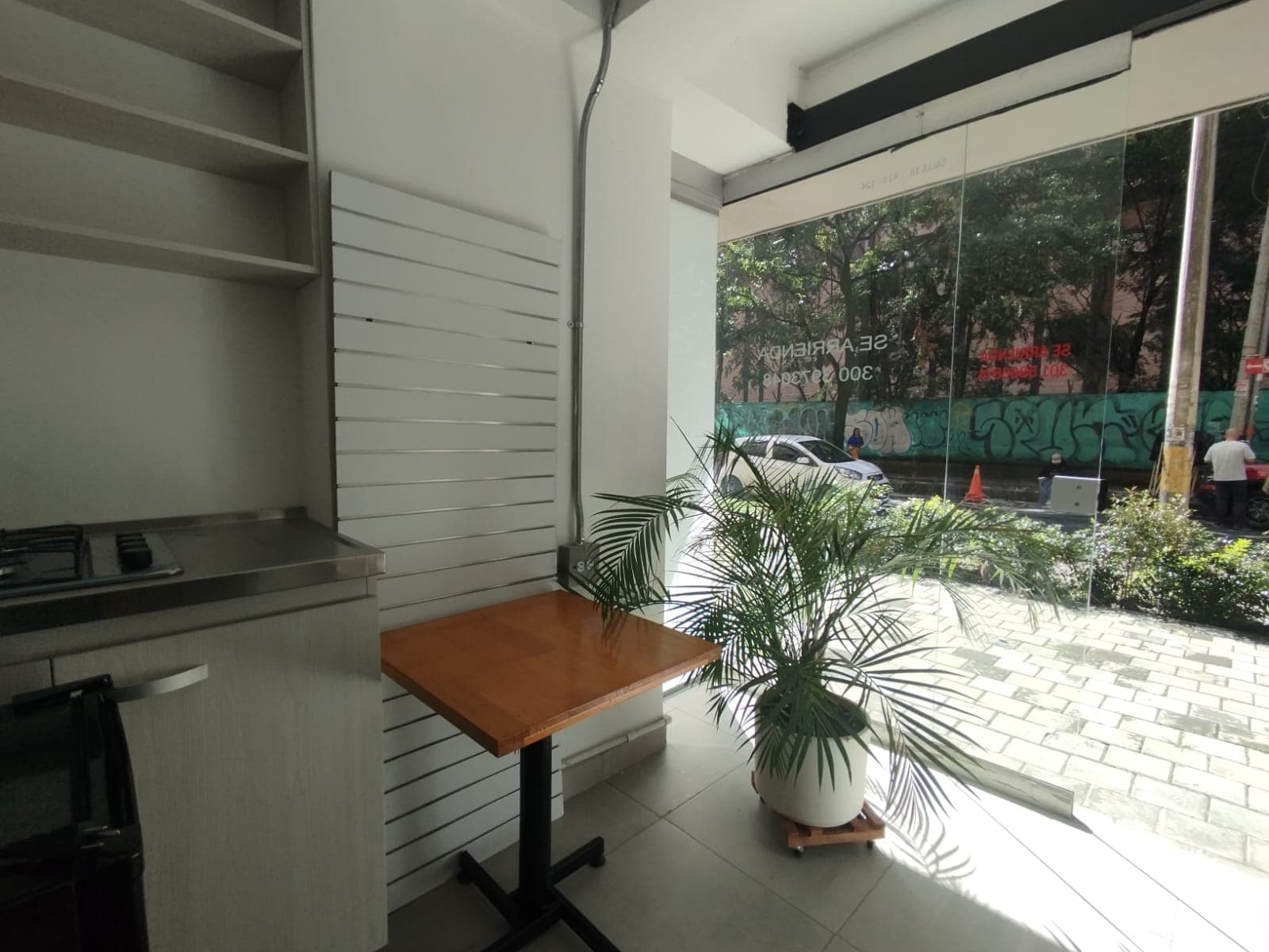 Local en arriendo en Ciudad Del Rio, El Poblado, Medellín — foto 3 de 9