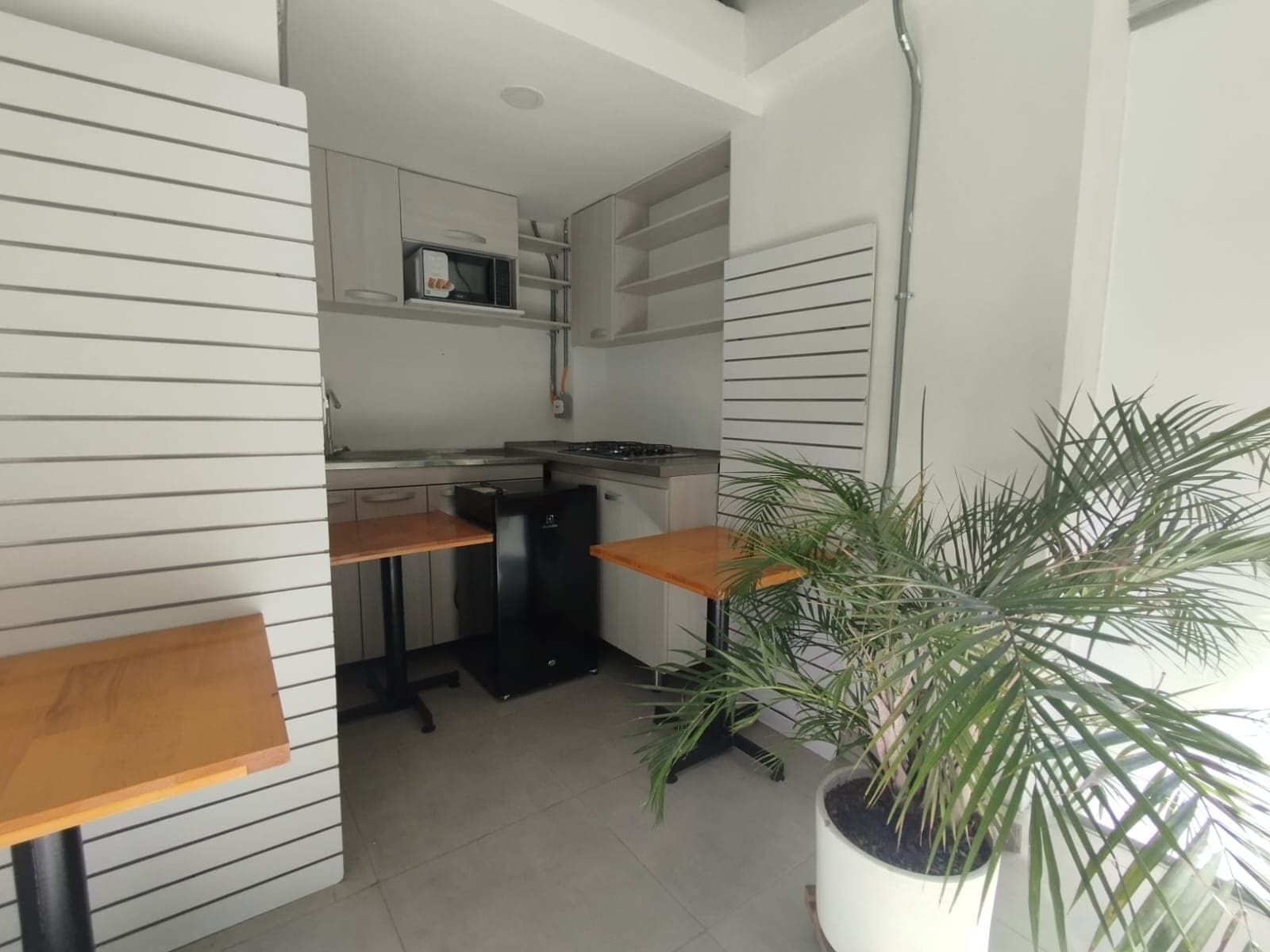 Local en arriendo en Ciudad Del Rio, El Poblado, Medellín — foto 5 de 9