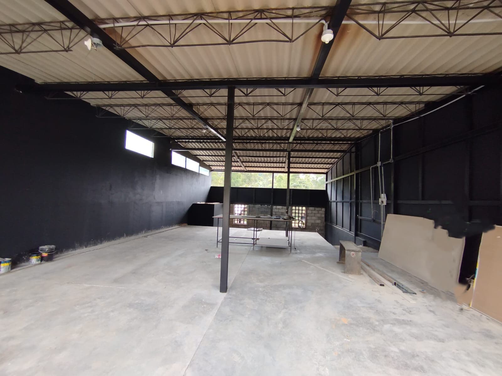 Local en arriendo en Retiro — foto 1 de 12