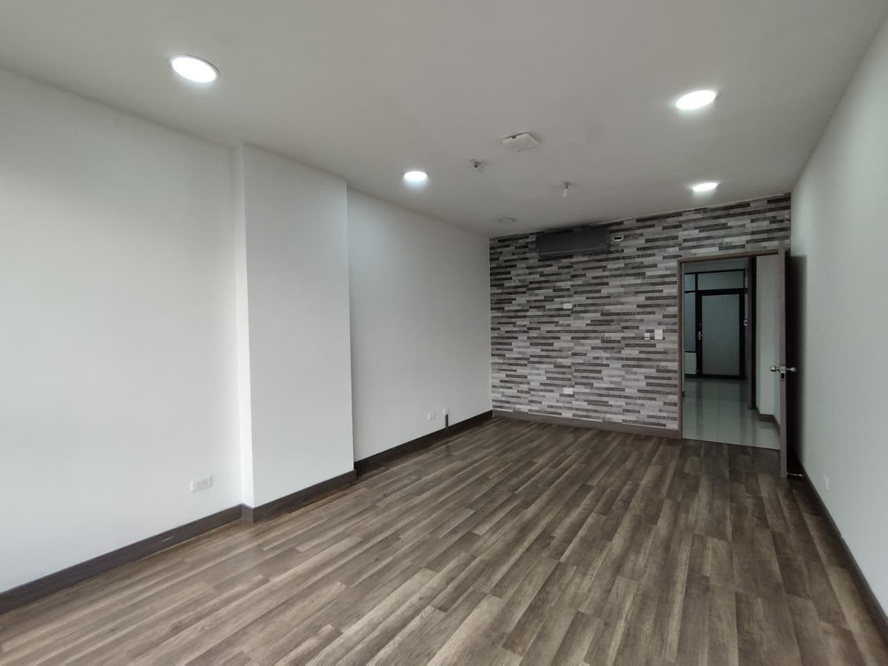 Local en arriendo en Milla De Oro, El Poblado, Medellín — foto 4 de 11
