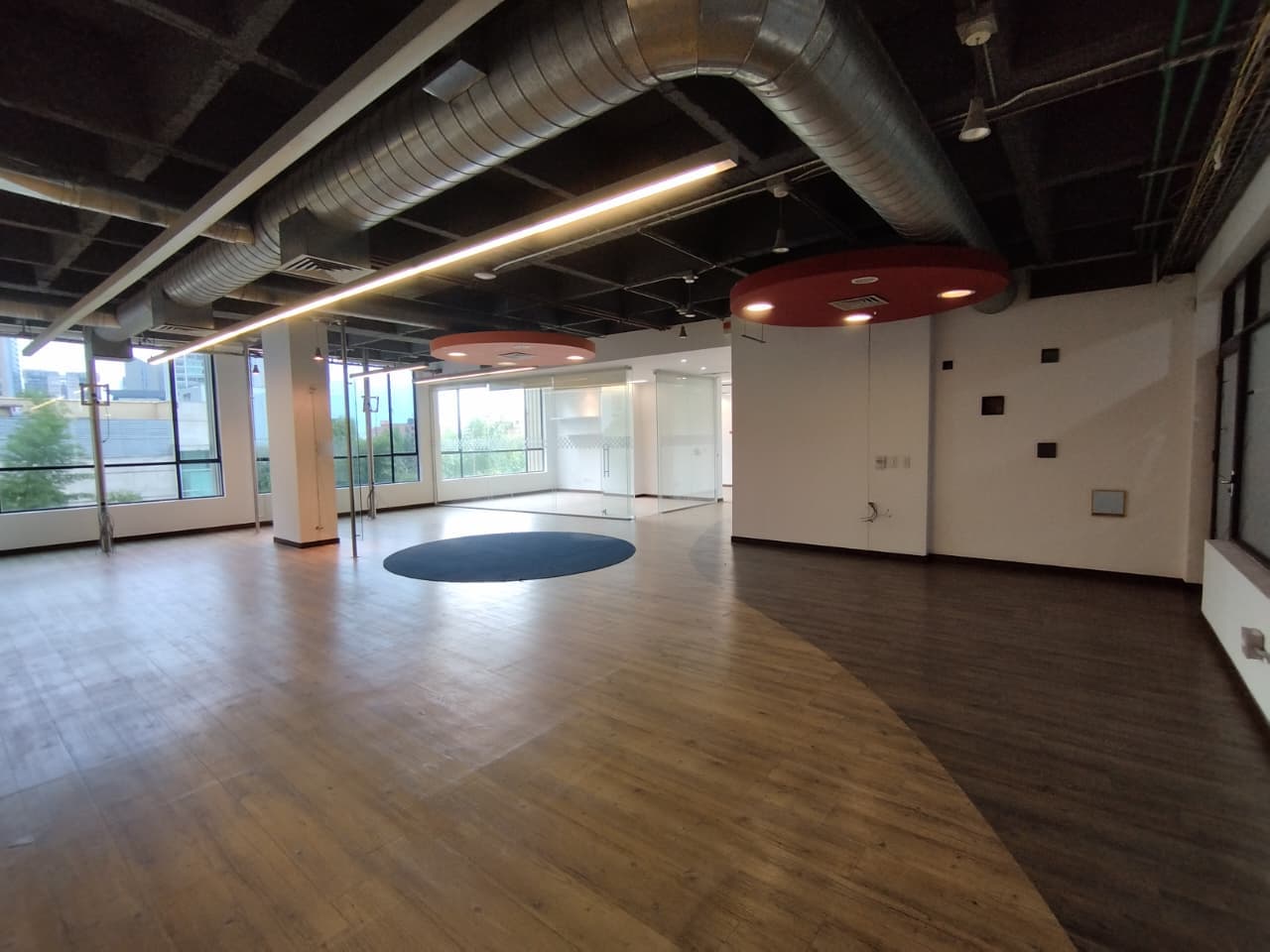 Local en arriendo en Milla De Oro, El Poblado, Medellín — foto 1 de 19