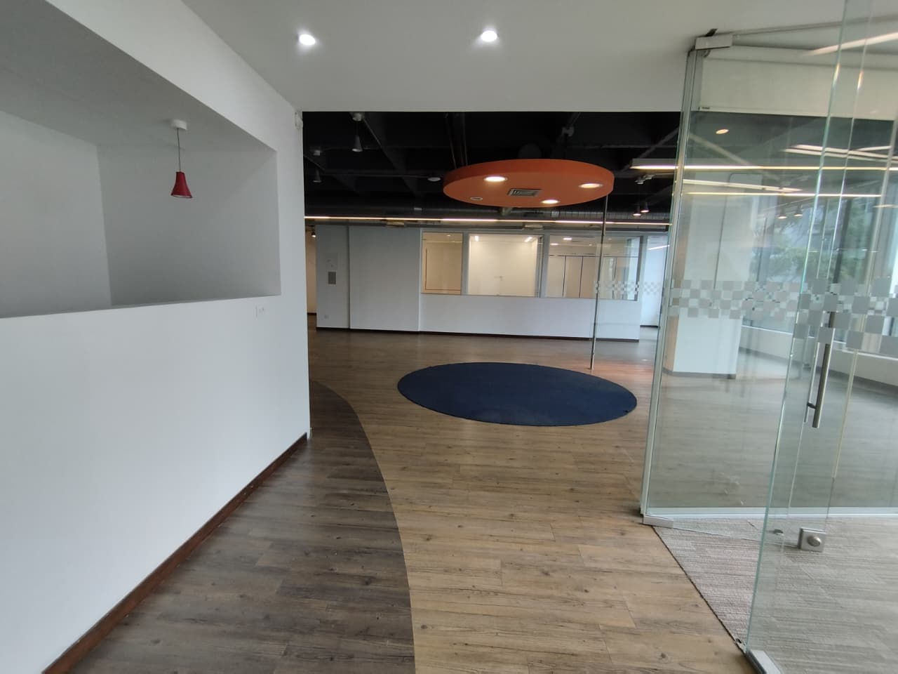 Local en arriendo en Milla De Oro, El Poblado, Medellín — foto 2 de 19