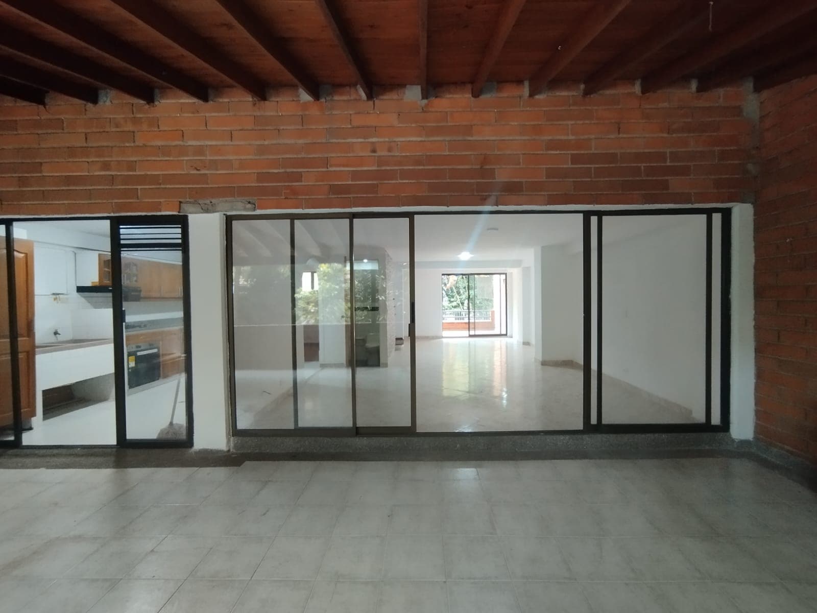 Apartamento en arriendo en La Frontera, El Poblado, Medellín — foto 3 de 20