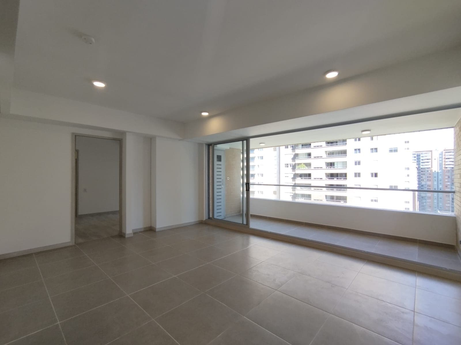 Apartamento en arriendo en Ciudad Del Rio, El Poblado, Medellín — foto 2 de 18