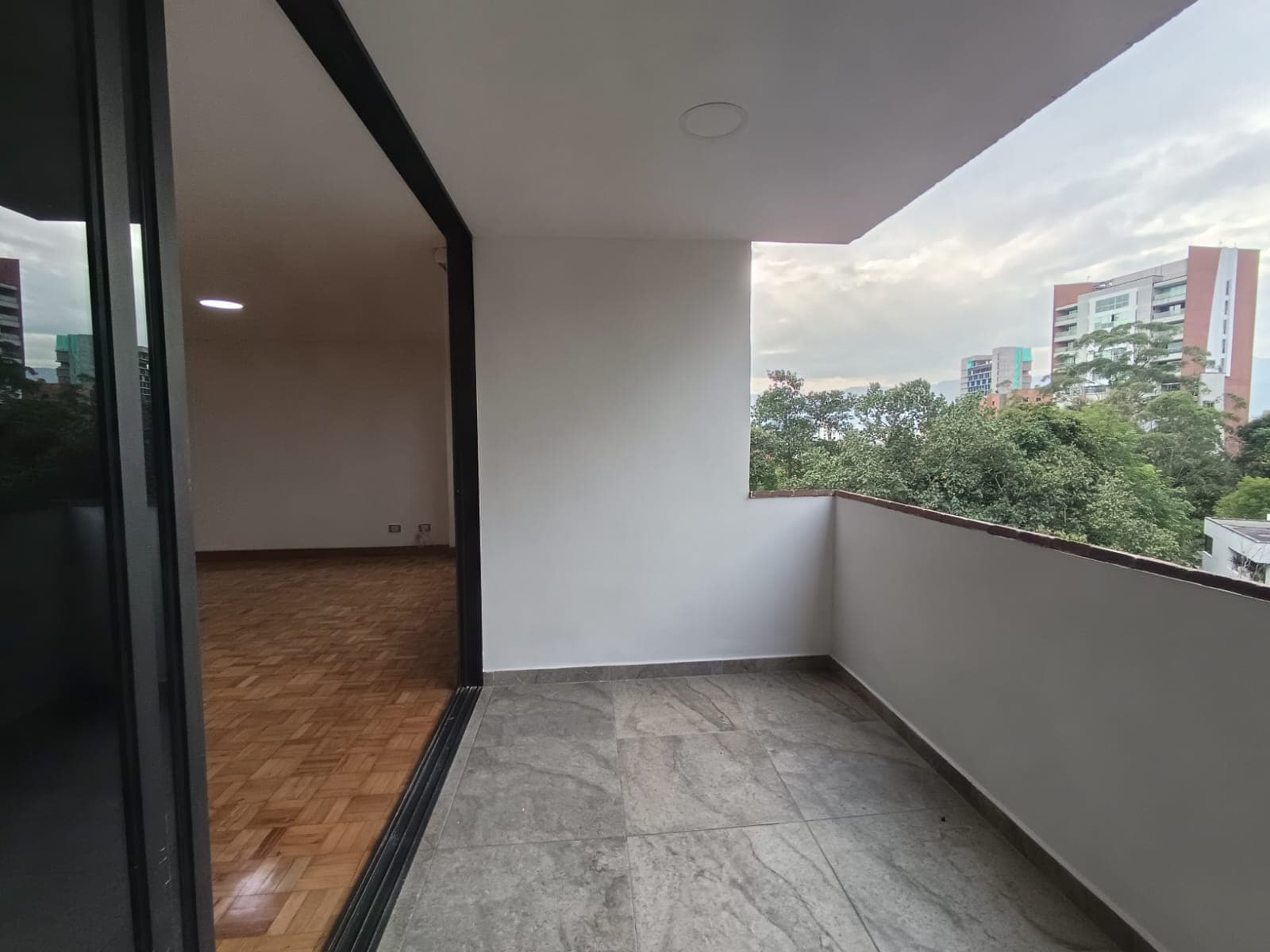 Apartamento en arriendo en El Poblado, Medellín — foto 1 de 20
