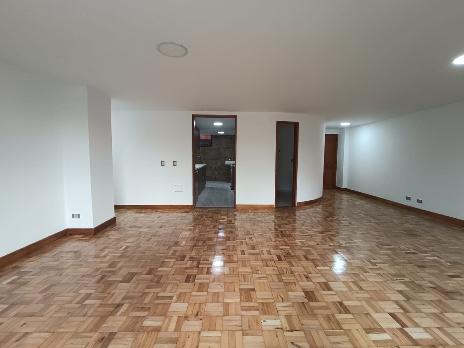 Apartamento en arriendo en El Poblado, Medellín — foto 2 de 20