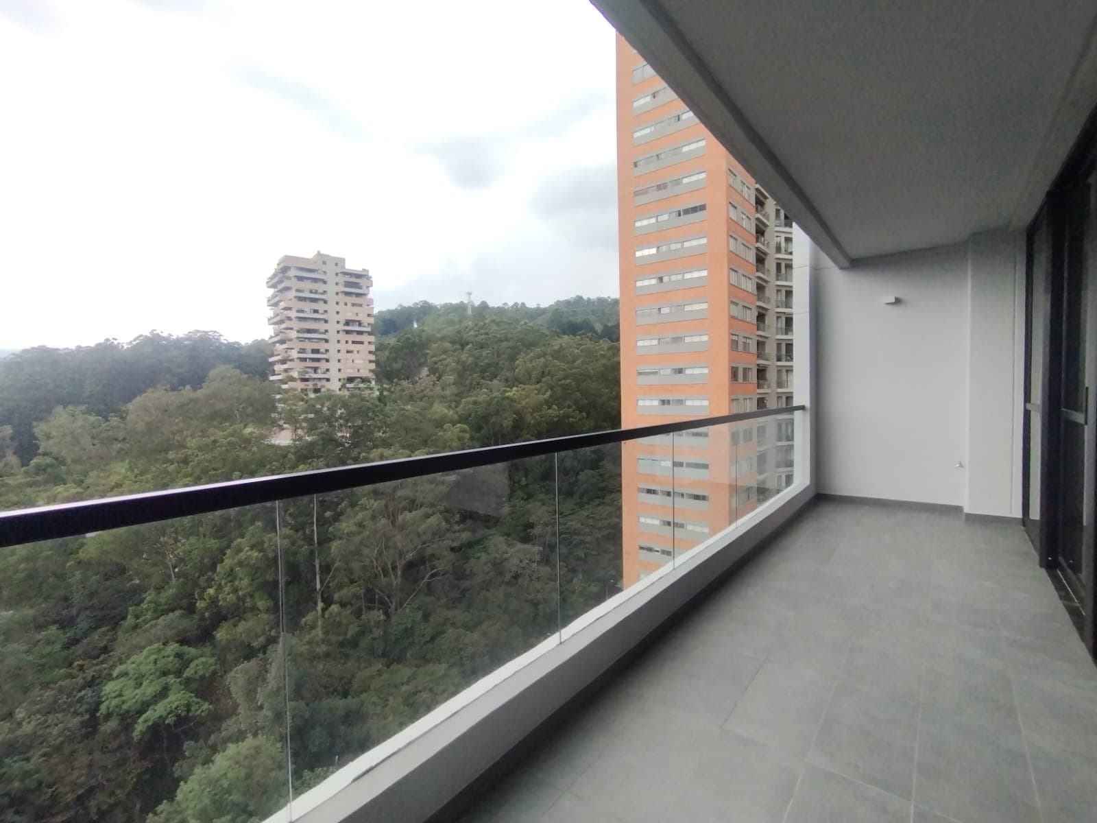 Apartamento en arriendo en Altos Del Cola Del Zorro, El Poblado, Medellín — foto 2 de 20