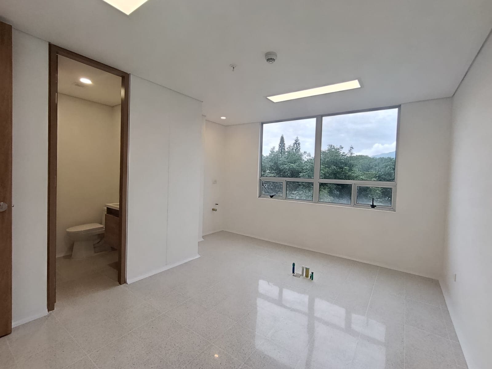 Consultorio en arriendo en El Velódromo, Laureles, Medellín — foto 2 de 10