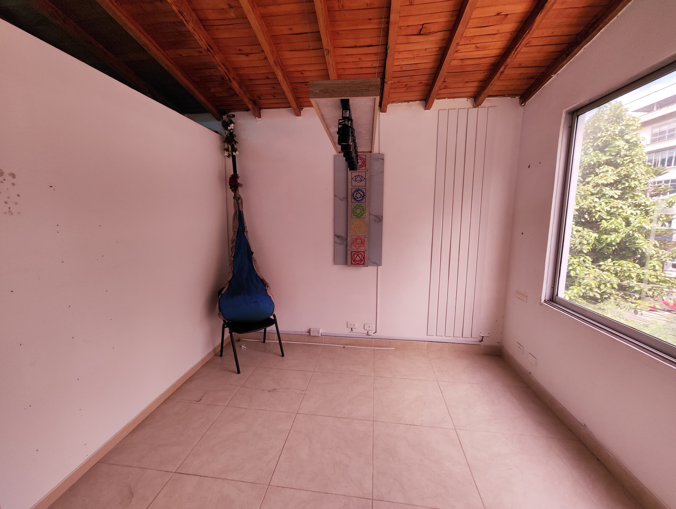 Oficina en arriendo en Suramericana, Laureles, Medellín — foto 3 de 11
