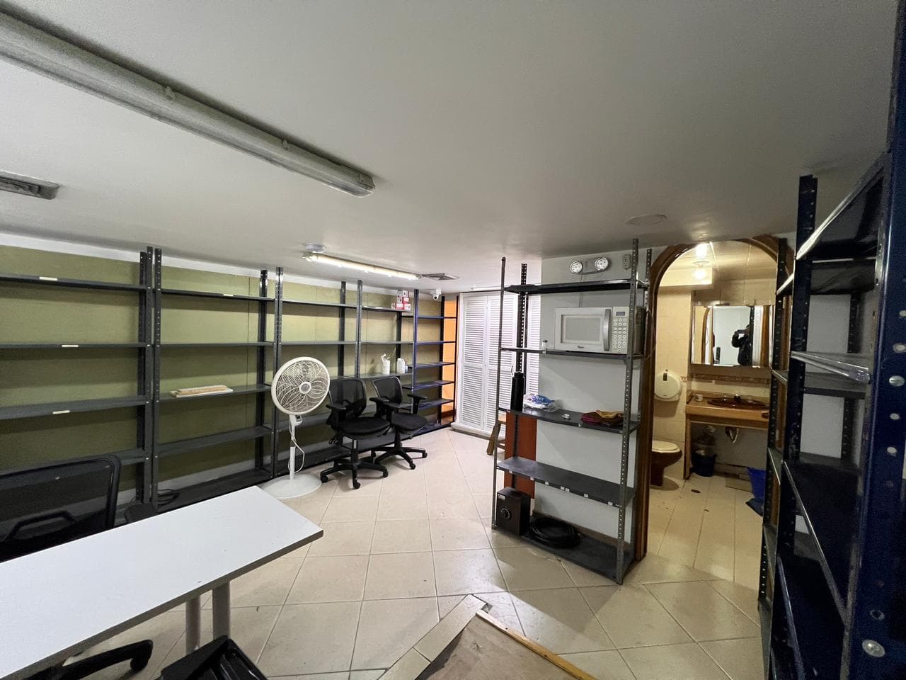 Local en arriendo en Conquistadores, Laureles, Medellín — foto 2 de 20