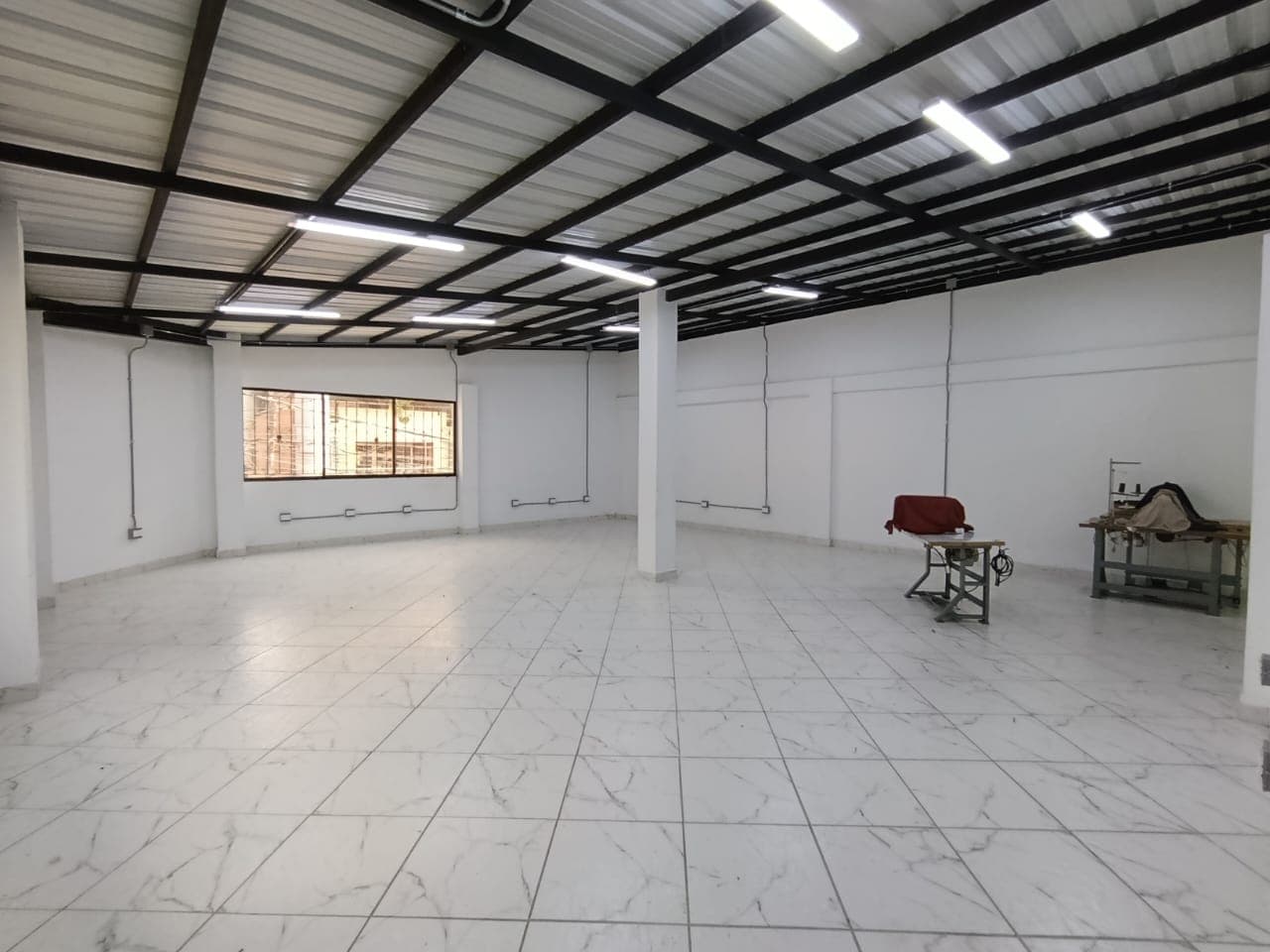 Local en arriendo en Jesús Nazareno, Centro, Medellín — foto 1 de 20