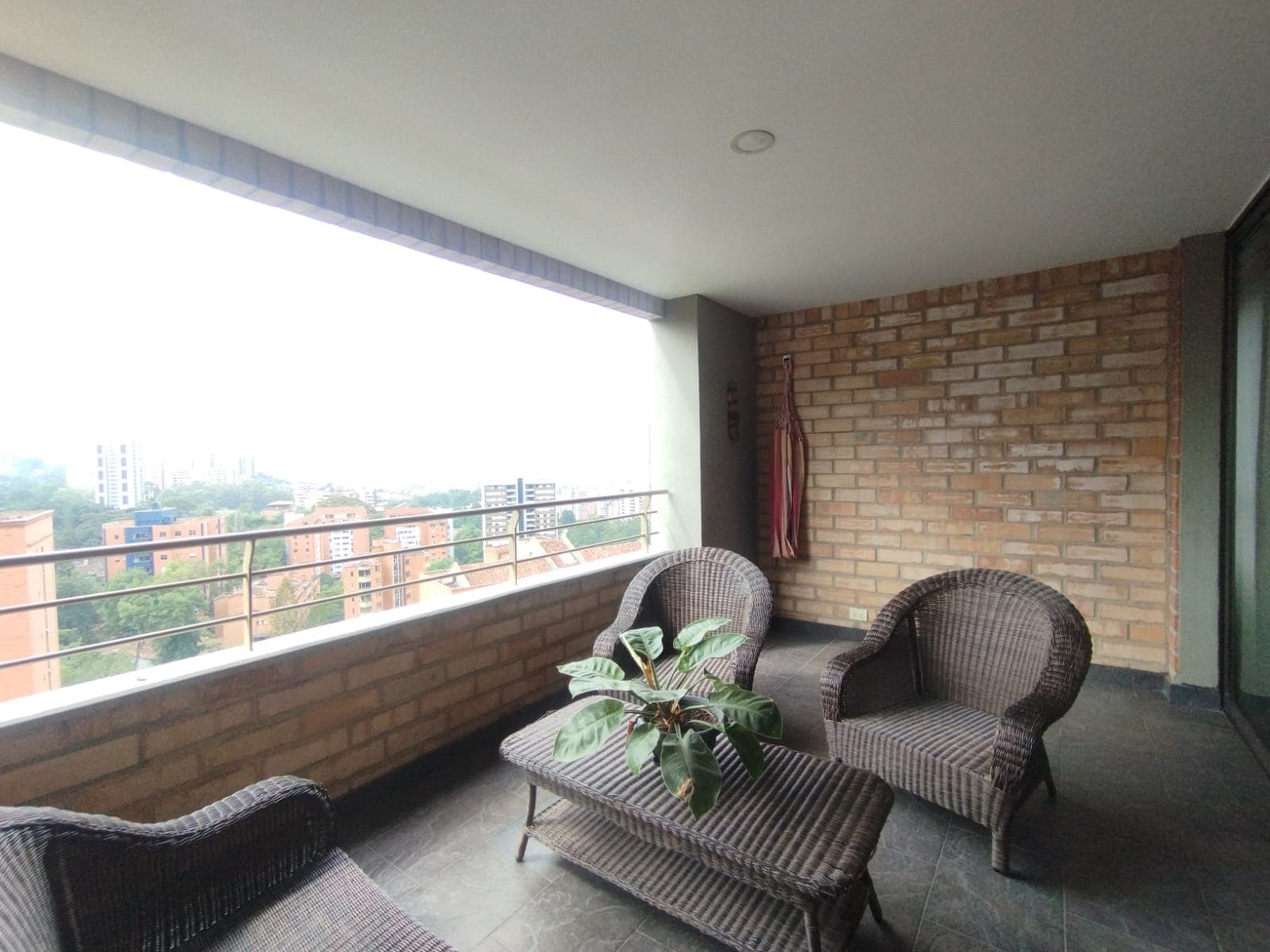 Apartamento en arriendo en El Campestre La Frontera, El Poblado, Medellín — foto 2 de 20