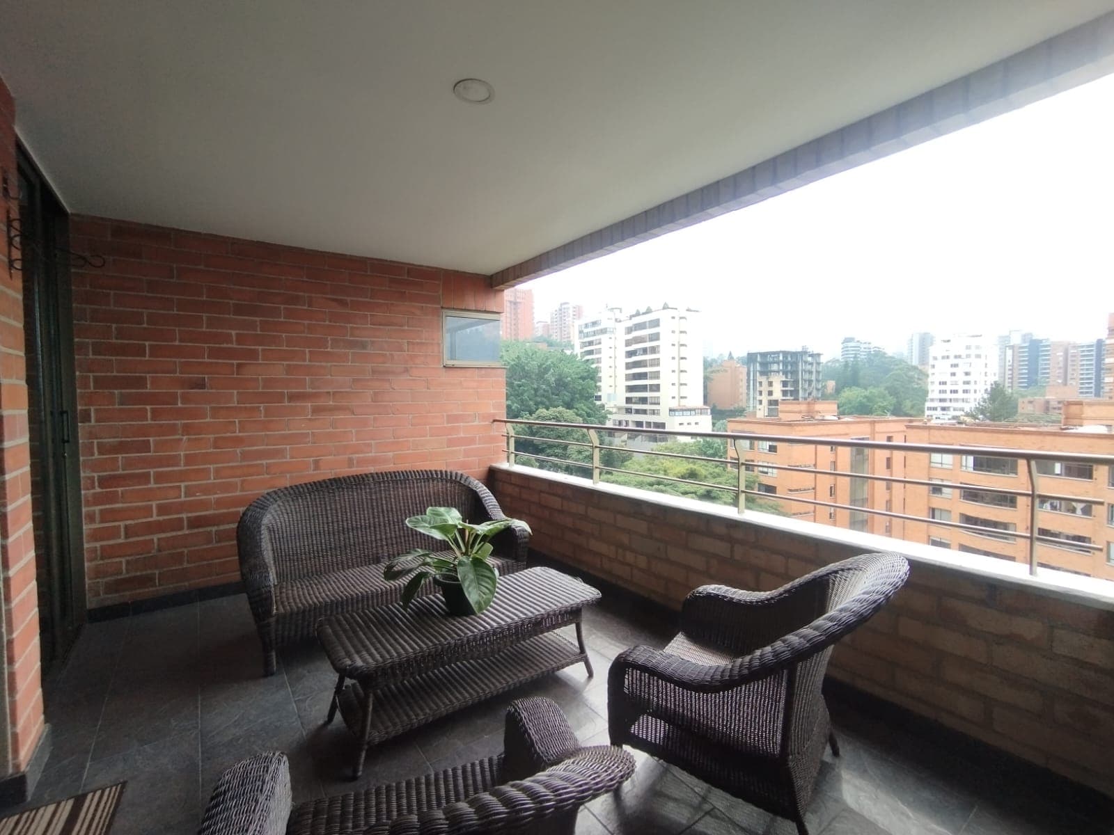 Apartamento en arriendo en El Campestre La Frontera, El Poblado, Medellín — foto 3 de 20