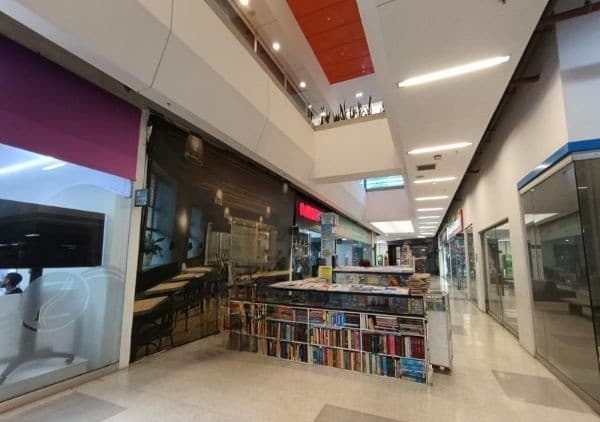 Local en arriendo en El Chagualo, Centro, Medellín — foto 1 de 8